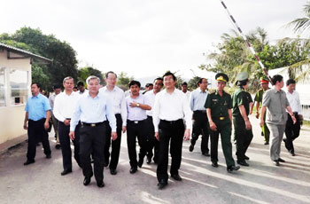 ທ່ານປະທານປະເທດ ເຈືອງເຕີນຊາງເຮັດວຽກກັບ ການນຳແຂວງ ອານຢາງ